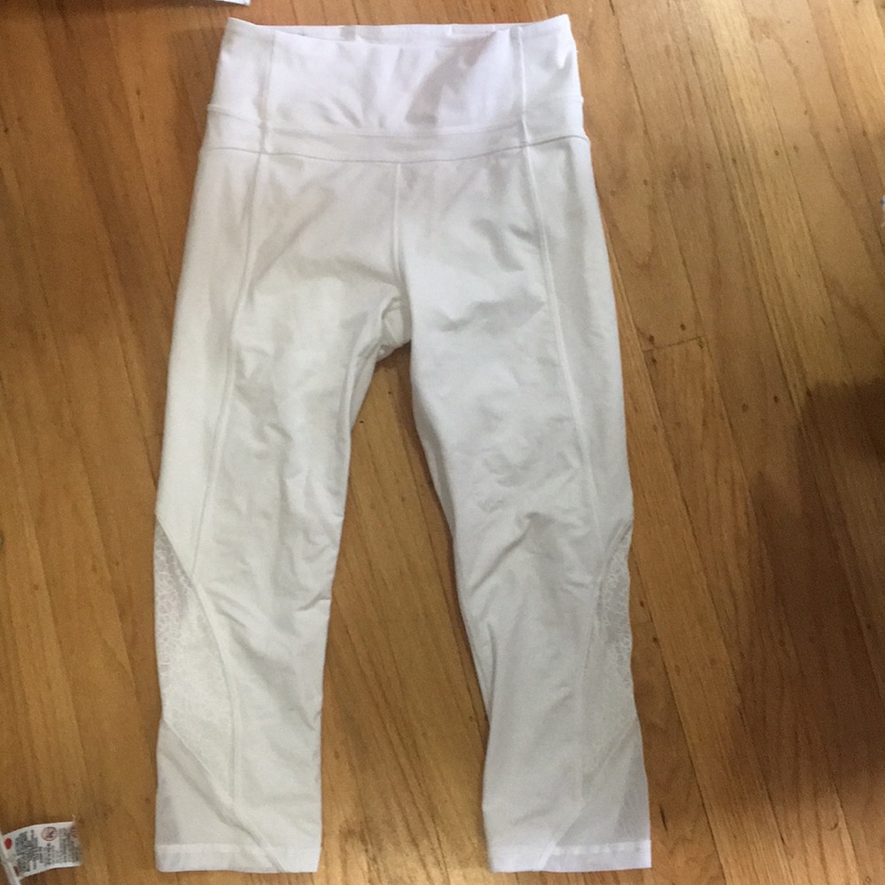 Lululemon white cropped leggings